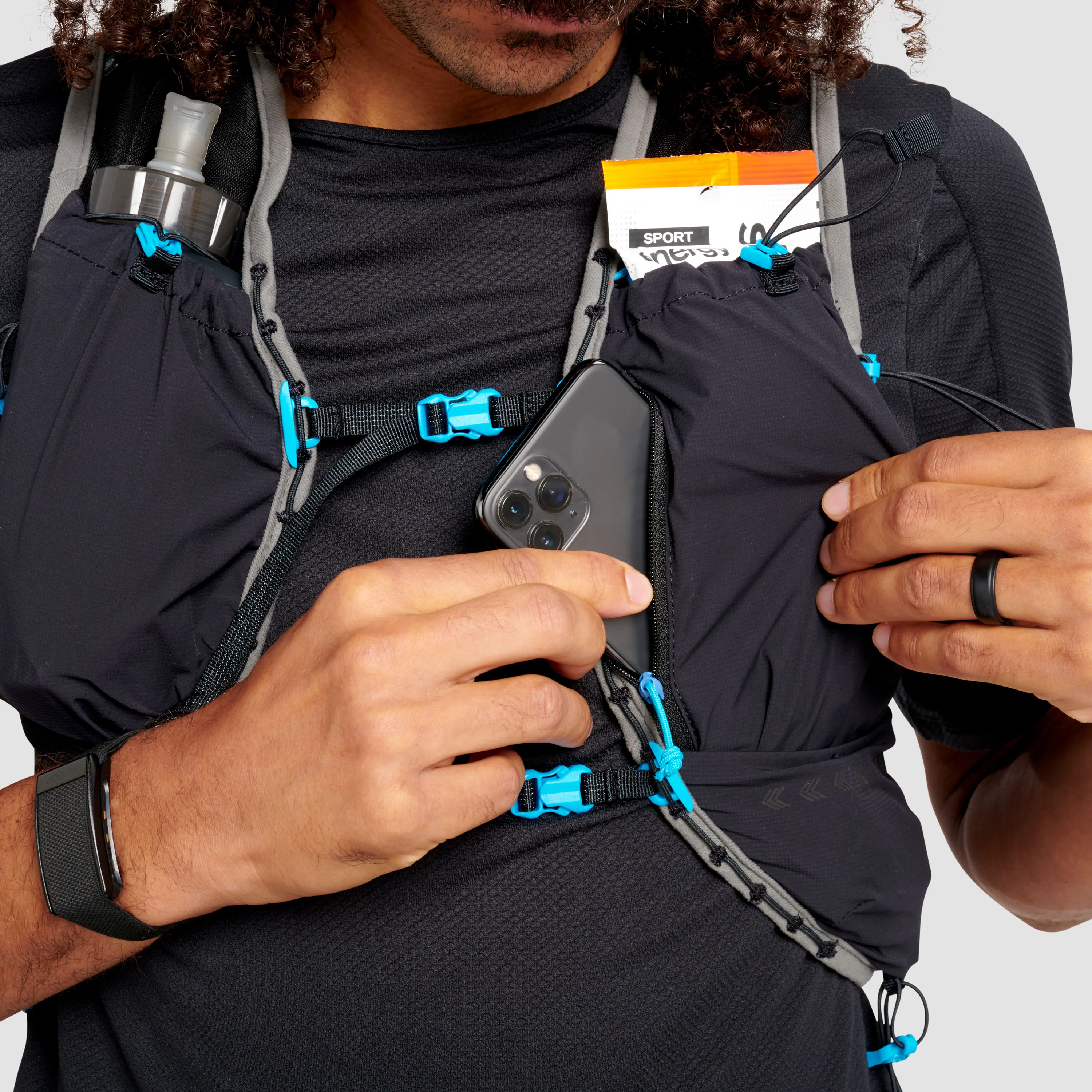 Ultimate Direction Mens Race Vest v6.0 - Image 10